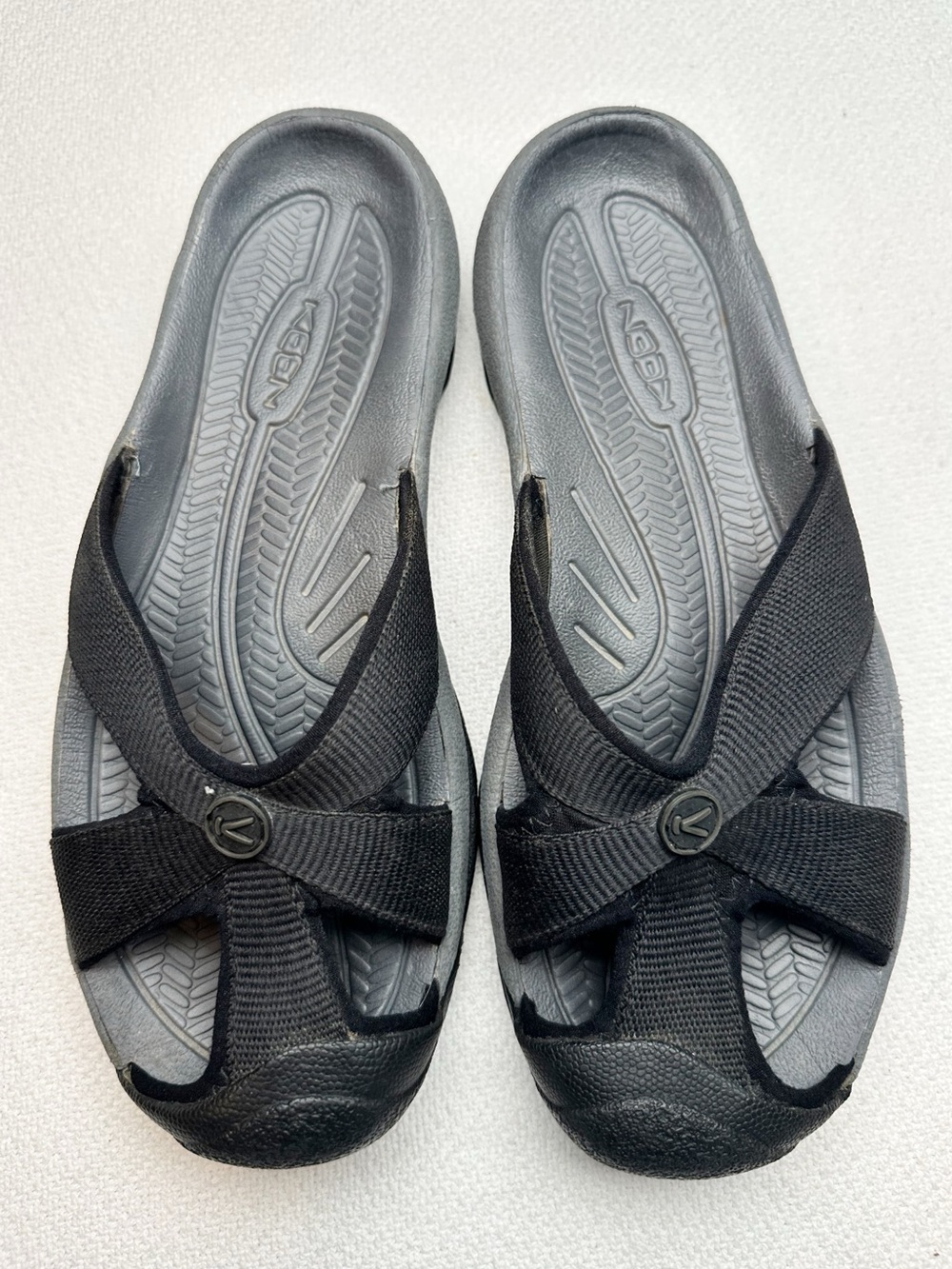KEEN Bali Black Slides Flip Flops Sandals Size 8